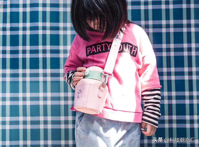 什么儿童水杯最好，如何挑选儿童水杯（康巴赫儿童保温杯上手）