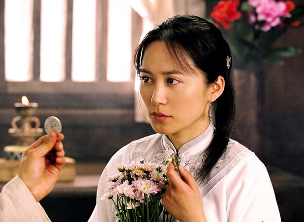 气质和教养是装不出来的，内心很干净人的特点（她的五官和轮廓是所有女演员中最美的）