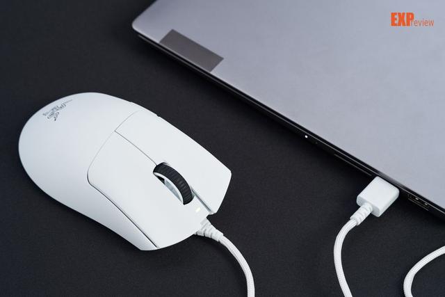 cf鼠标灵敏度多少最好（雷蛇炼狱蝰蛇V3专业版游戏鼠标体验）