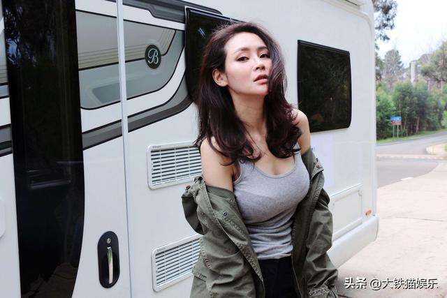 35一40岁女人穿衣搭配，38到40岁女人穿衣搭配（生过娃了身材还这么火辣）