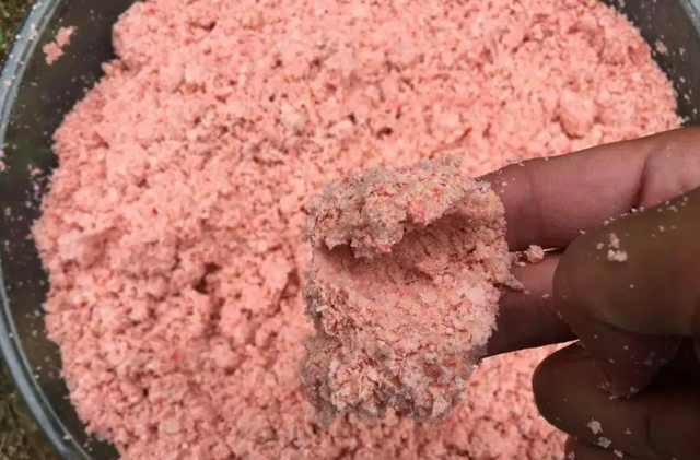 怎么钓鲢鳙，一米水深怎么钓鲢鳙（只要注意3个“铁律”）