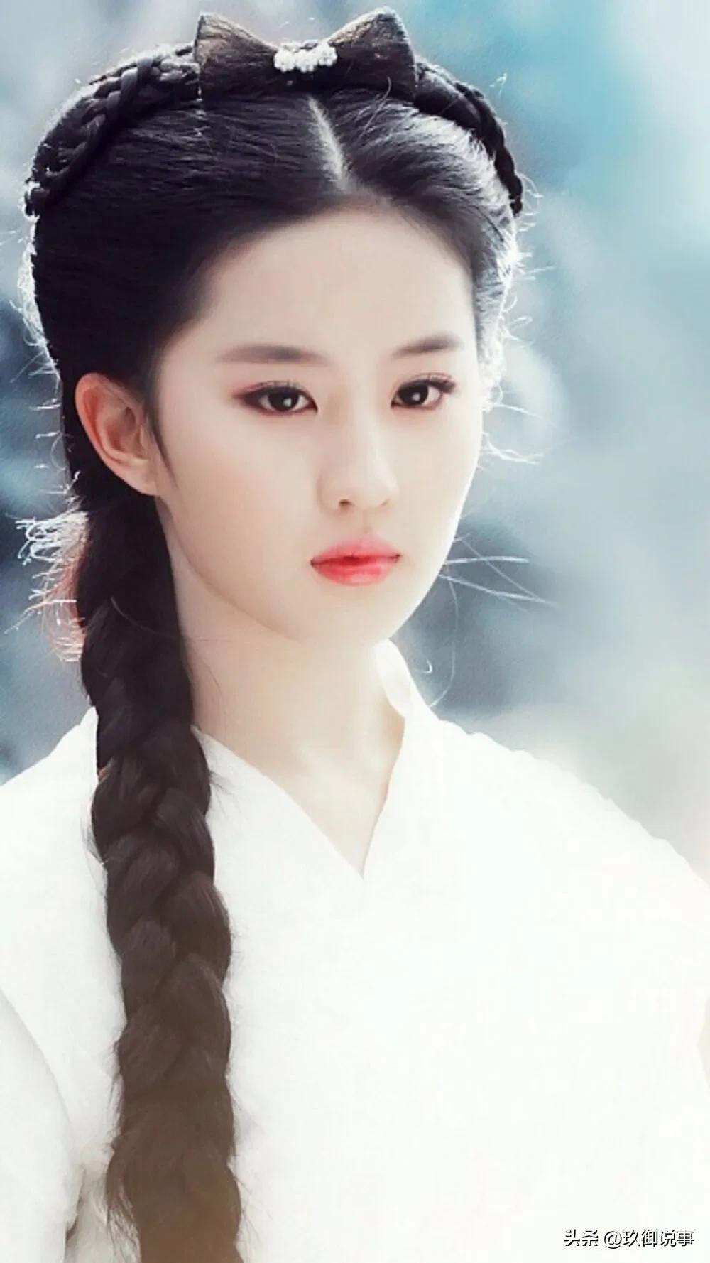 不过我更喜欢刘亦菲少女时期,比较她的几部古装剧,可是我的青春啊