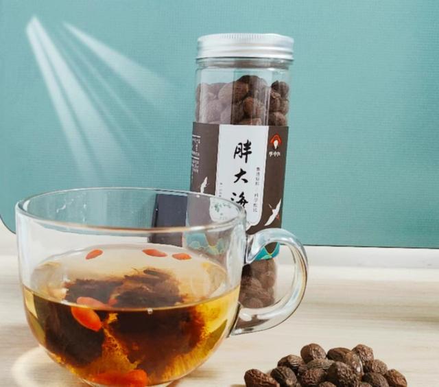 老人适合喝什么茶，中老年人适合喝哪种茶（这4种“养生茶”别错过）