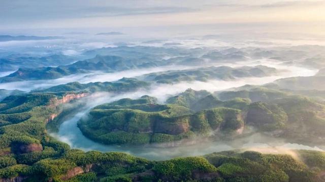 旅行说说唯美句子，适合旅游发朋友圈的唯美文案