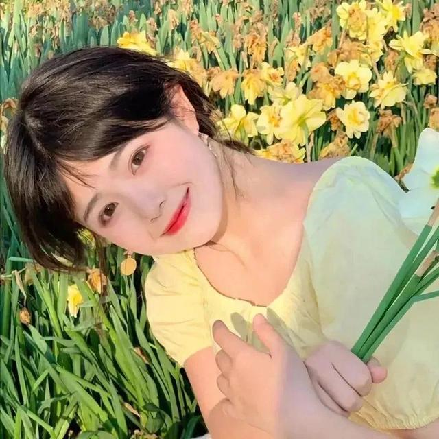 女头/ins纯欲风，微信头像，女头/ins纯欲风（女头/纯欲/捧花/风华正茂当然要落落大方）
