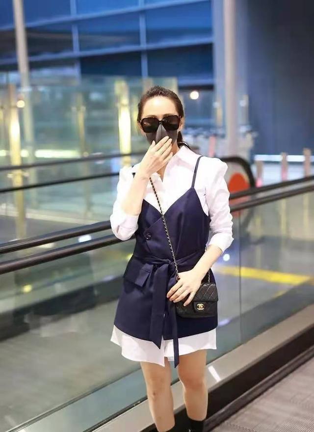 好看减龄的高马尾发型，“伊能静”真懂减龄搭配