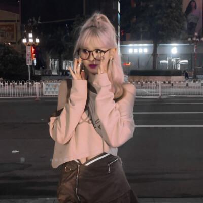 ai换脸井川里予啪啪网站，井川里予.（靠颜值两个月圈粉千万网名）