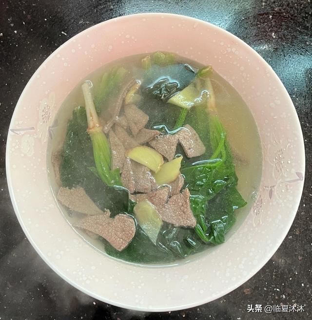 怎样做美味的菠菜猪肝汤，菠菜猪肝汤怎么做好喝（简单好喝的菠菜猪肝汤～）