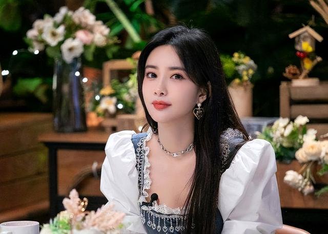 李承铉个人资料，李承铉第一任妻子（吴昕、李承铉朋友圈曝光）