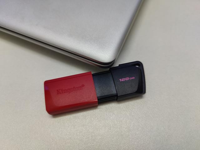 u盘闪迪与爱国者哪个质量好，买了3个才找到一个合适的