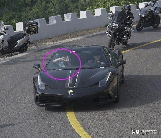 张一山杨紫是情侣吗，和杨紫合作过的十大男演员（张一山与美女同游三亚）