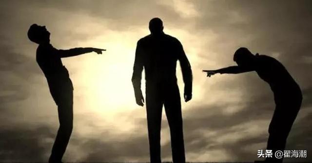 丁元英自嘲诗完整版，丁元英自嘲诗完整版什么意思（与其嘲笑别人，不如嘲笑自己）