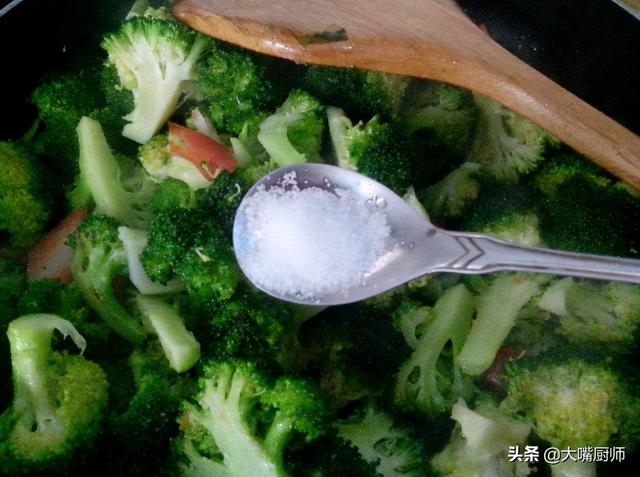 炒菜的技巧和方式有哪些，有哪些很重要又被忽视的炒菜技巧（搞懂6个“烹饪技巧”）