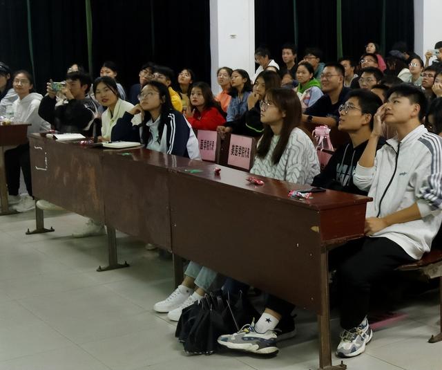 职业学校有什么专业适合女生，职校有什么专业适合女生（4个热门专业已经“市场饱和”）