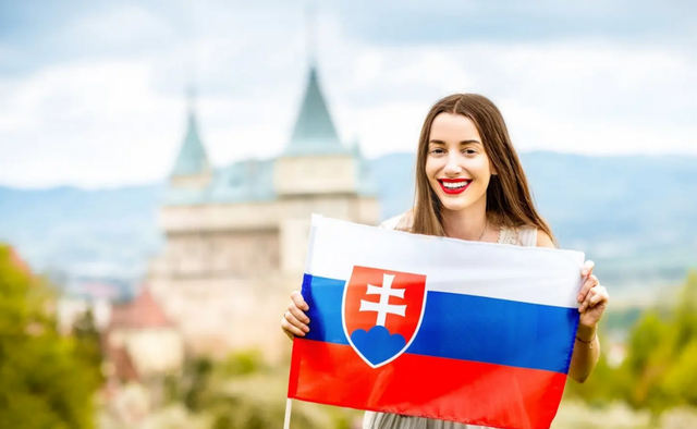 学生最容易办的visa信用卡，学生如何办理visa卡（斯洛伐克留学签证好办吗）