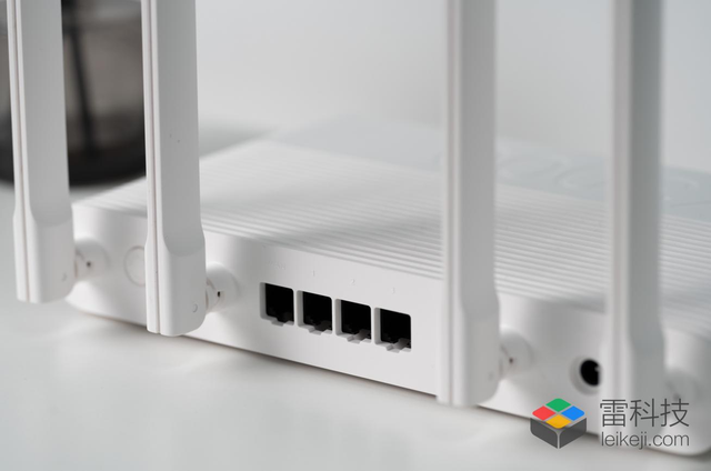 手机app控制路由器，手机怎么控制和管理无线路由器（全球首款200元内的3000M路由器来了）