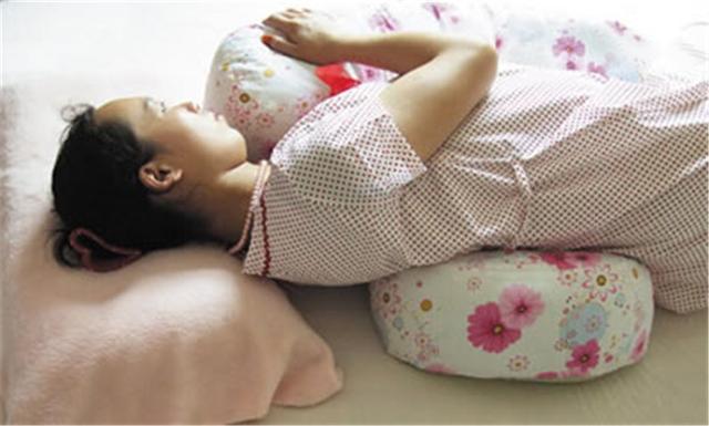 孕妇白天睡多了晚上睡不着对宝宝有影响吗，孕妇睡太晚对胎儿有影响吗（晚上睡觉如果出现这种症状）