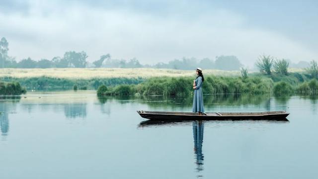 摆渡人的深层含义，摆渡人的深层含义是什么（《摆渡人》：生活能渡的）