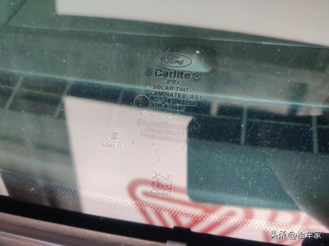 野马眼镜蛇跑车报价，福特野马眼镜蛇报价（V8发动机+1000匹马力）