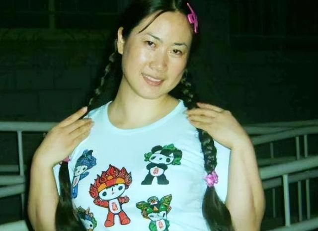 18年前，她成为网红，生子后被男友抛弃，如今45岁，身家上亿