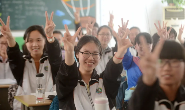 高中毕业证什么时候可以拿到，高中毕业证什么时候领（高中生苦读三年才发现）