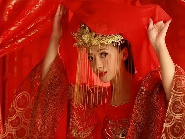 乾坤洞主，胭脂仙子浴火重生天下无敌（乾坤洞主的真身是什么）