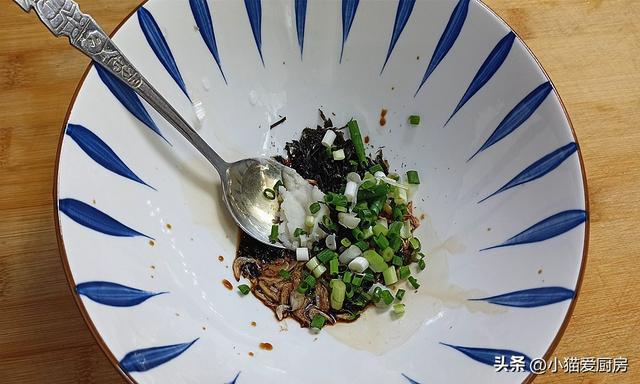 头水紫菜瘦肉汤煮面的做法，头水紫菜汤怎么做（做法简单快速）