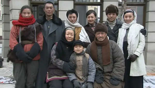 重温《闯关东》：李幼斌萨日娜朱亚文宋佳演技出彩，牛莉稍显生硬