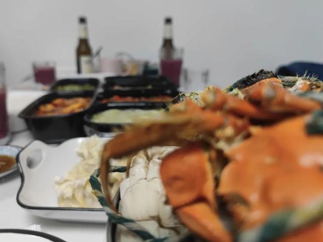 对影成三人是哪三人，对影成三人指的是谁（秋天的十大雅事）