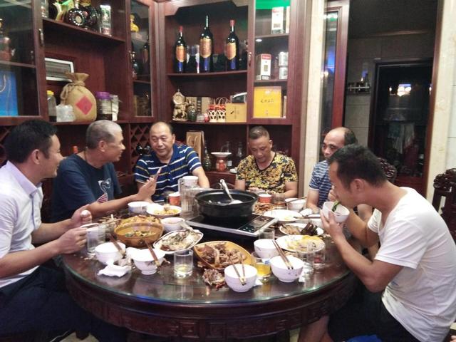 喝酒春节祝福词，别再干站着不知所措了