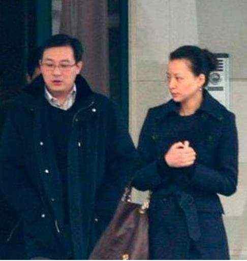 央视主持人董卿的简介，央视主持人董卿的简介国籍（从“央视一姐”到跌落神坛）