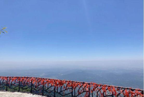 灵山旅游景点攻略大全，寻找天空之镜中另一个自己