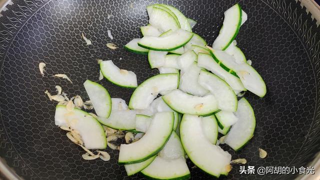 干虾米怎么做好吃，晒干的虾米怎么做好吃（助你舒服过夏天）