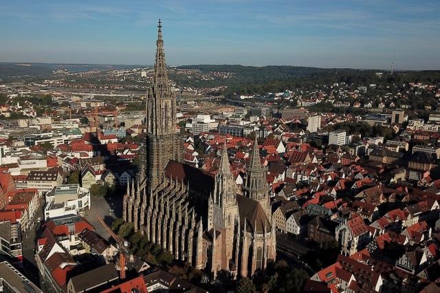 莫奈作品赏析，莫奈最出名的17张名画（全球八座知名的教堂建筑——最高161.5米）