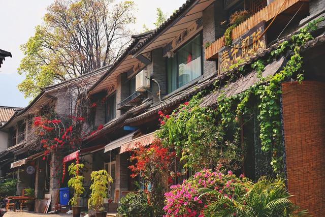 云南旅游必去的景点 云南旅游值得一去的10个地方推荐，云南旅游必去的景点（去过3个的都说‘美到窒息’）