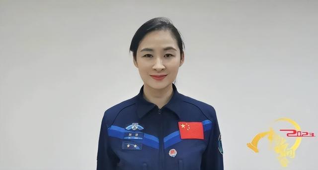 捡到手机怎么处理才能安全使用，捡到手机的正确处理方法（小女孩在街边捡到一部手机）