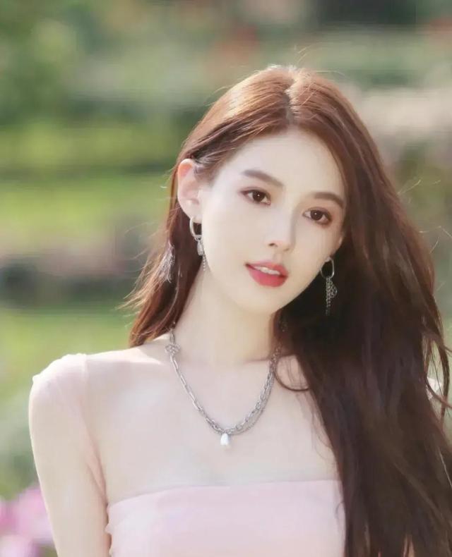 蚜虫靠吃什么为生，蚜虫吃植物的什么部位（菜地里的搬运工——蚂蚁）