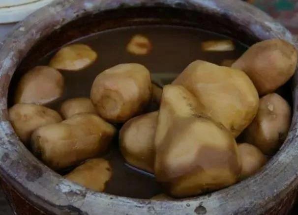 芝麻盐和什么搭配吃，芝麻盐可以和什么一起吃（重温儿时家乡的美味——芝麻盐）