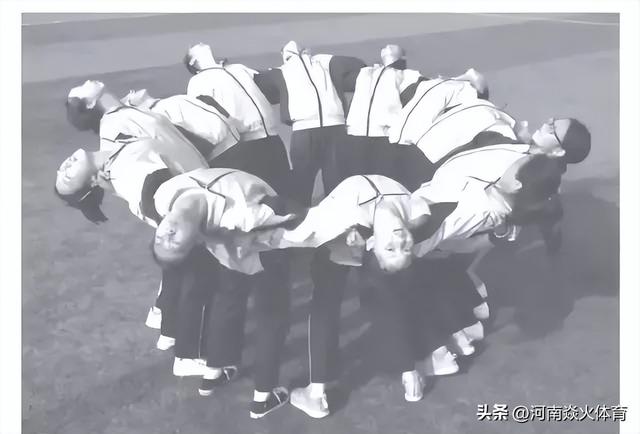 学生手怎么变细长，手变细长的方法（摆脱僵硬提升学生柔韧性的方法）