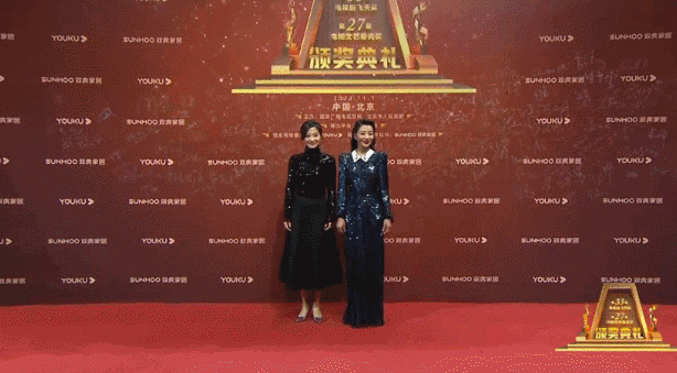 一打扮就惊艳的女生，什么人是一打扮起来就很惊艳的（热依扎黑寡妇造型揽大奖）