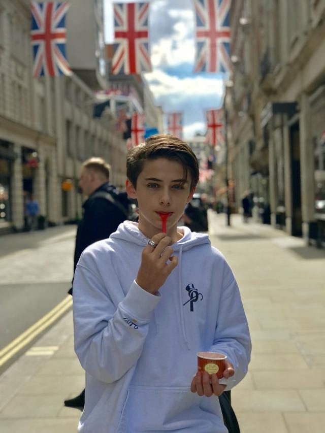 世界第一美少年，世界美少年（12岁就被誉为“世界第一美少年”）