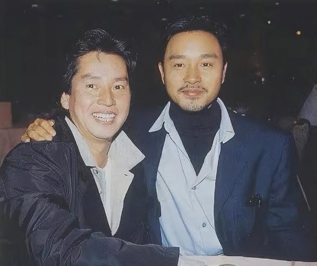 把朱咏婷扶正后，谭咏麟和原配杨洁薇，人生差距一个天一个地