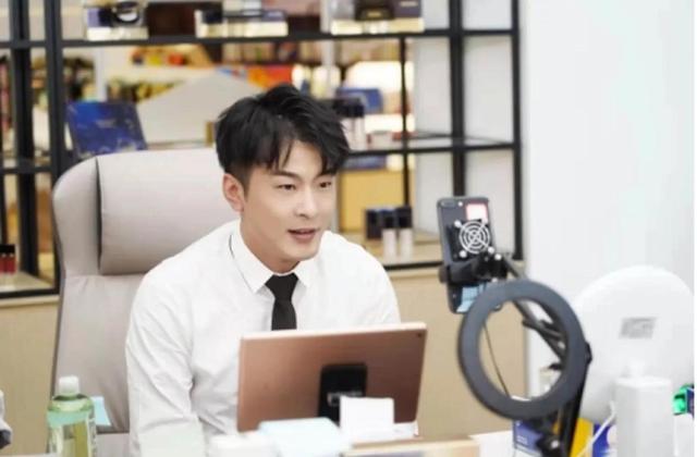 2016快手收入最高十大主播是什么，快手十大主播收入排行（你知道快手最有钱的三位网红是谁吗）