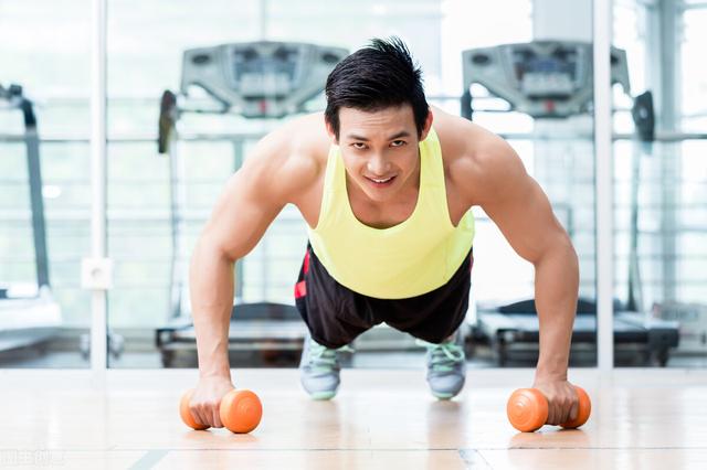 新手健身应该从哪方面开始，新手初入健身房应该遵循哪几个步骤（为什么很多人无法坚持健身）