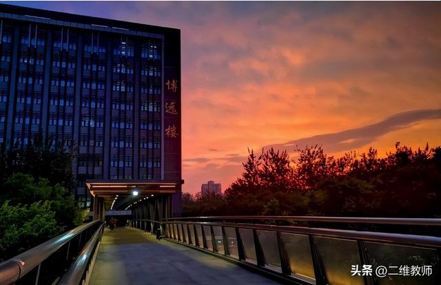 电子信息工程和计算机科学与技术哪个好，计算机和电子信息工程哪个专业好（北京这所工业大学，藏得有点深）