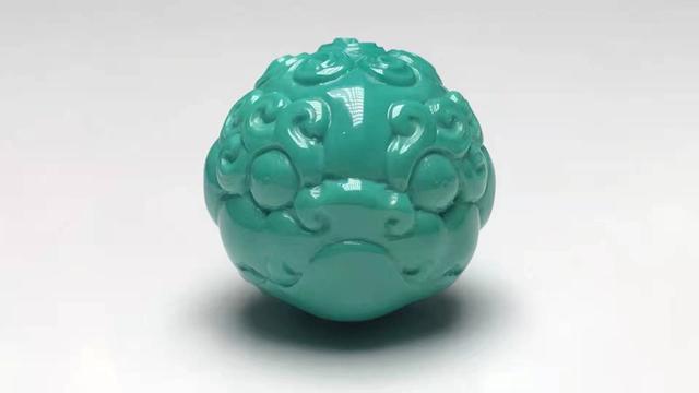 合成绿松石的鉴别方法，怎么辨别松石是合成的（简单实用的绿松石真、假识别技巧）