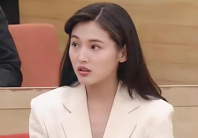 张延：嫁大5岁香港丈夫，结婚18年无绯闻，女儿比她还漂亮