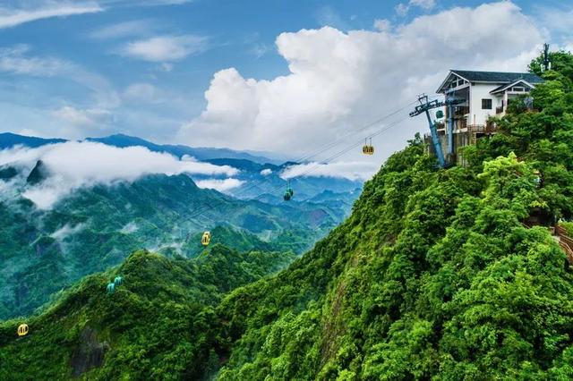 新宁崀山旅游攻略，崀山：航拍八角寨