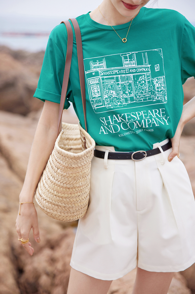 女生怎么搭配夏季服装，女生怎么搭配夏季服装好看（今夏的穿搭示范）