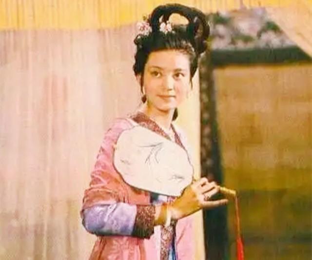 杜十娘跳江后被谁救，杜十娘死前怒扔百宝箱